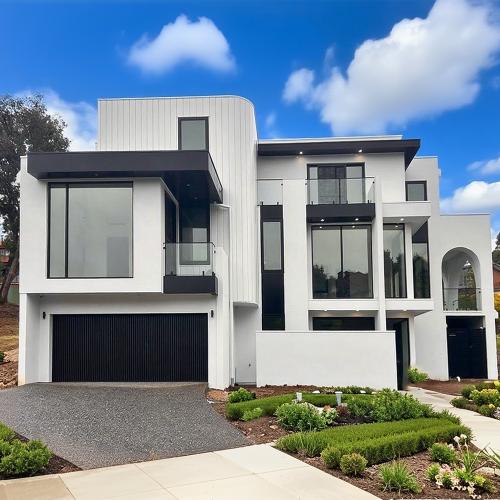 Doncaster East Luxury Residence: Thermally Broken Aluminium Doors & Windows