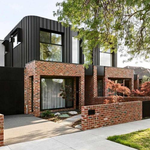 Thornbury Modern Masterpiece: Raleigh Street's Contemporary Aluminium Window And Door Design for Urban Living