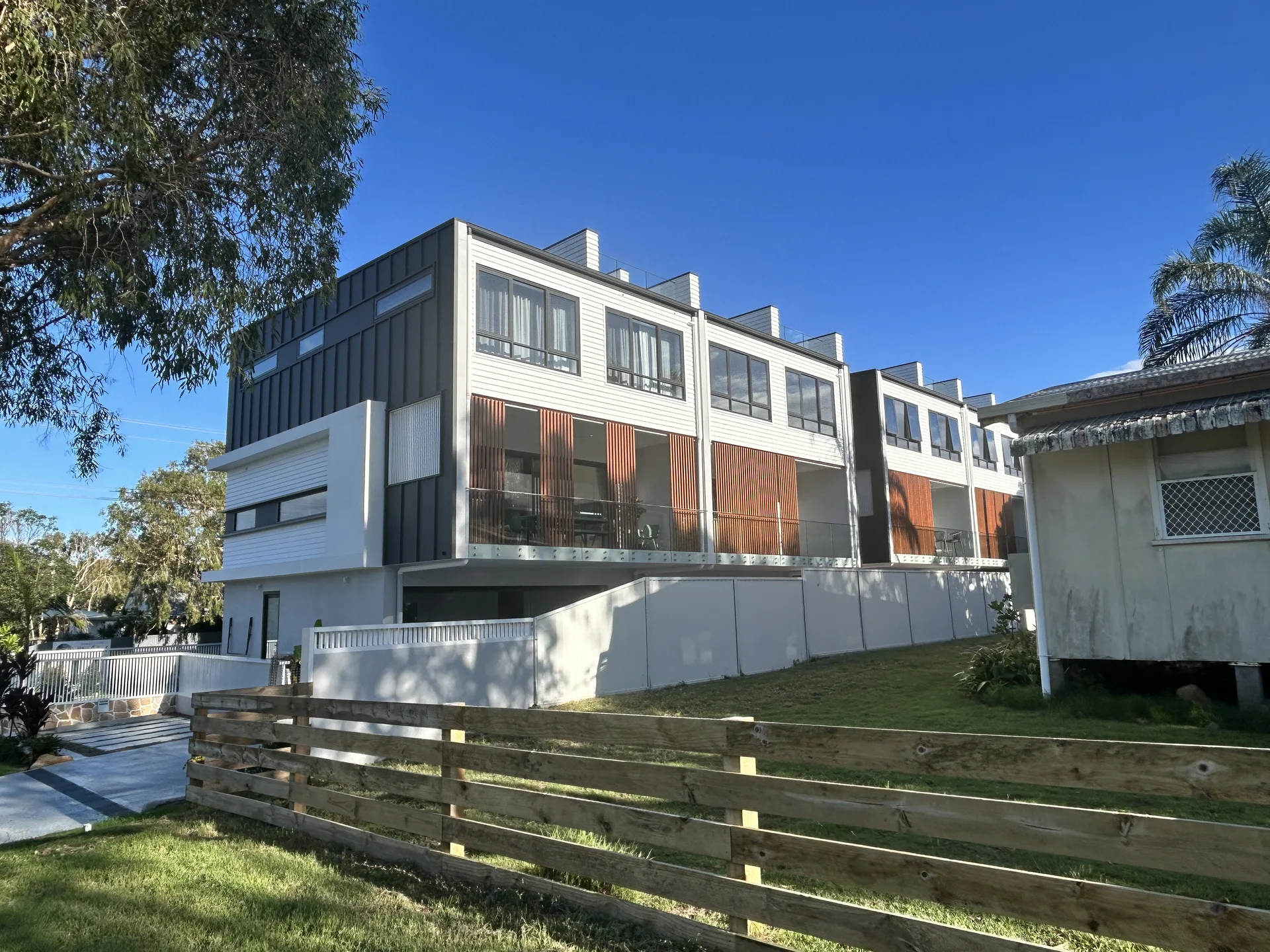 Low-Rise Multi-Family Residential Aluminum Window Project