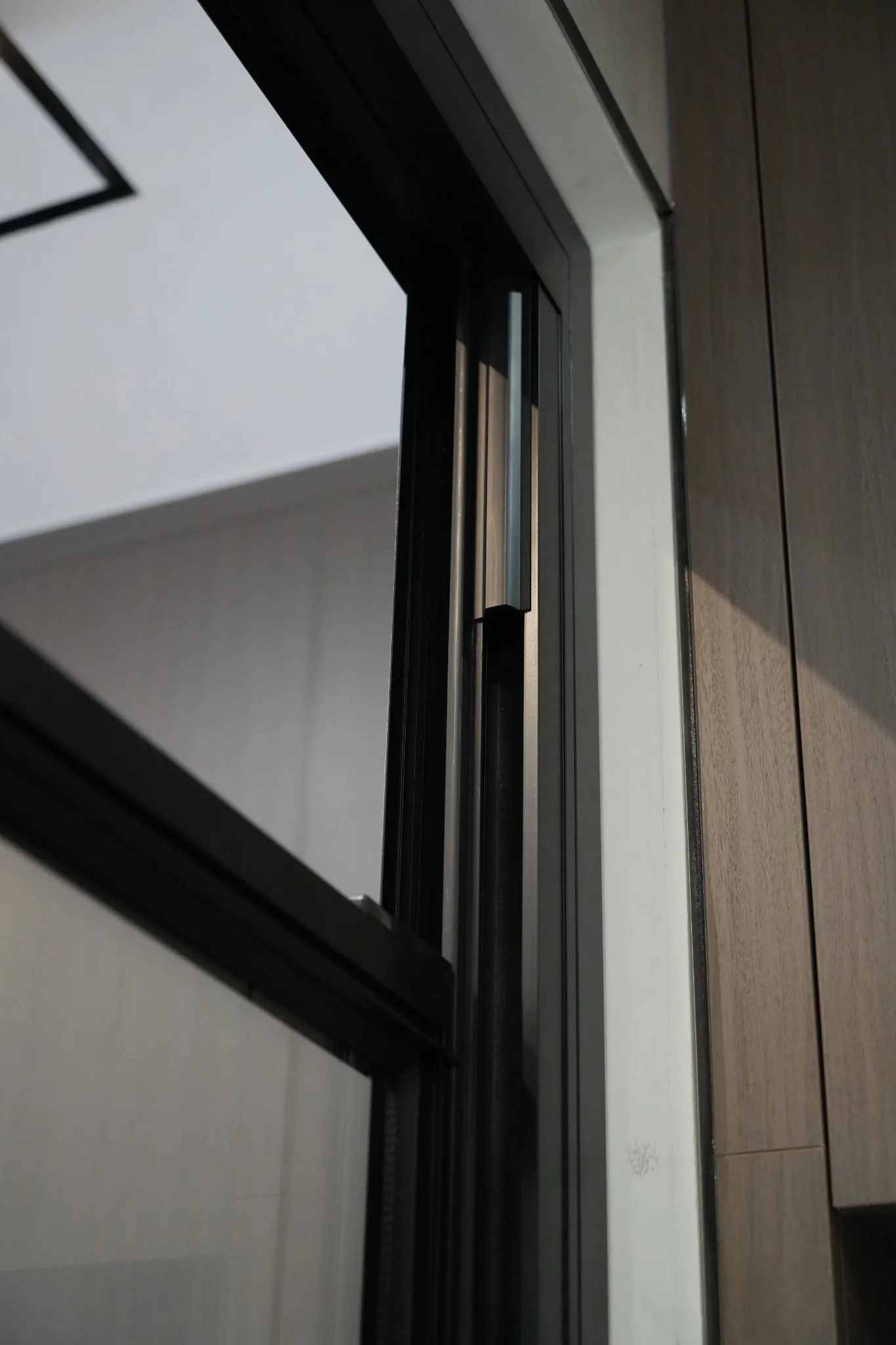 AMJ 105T Series Double Hung Window