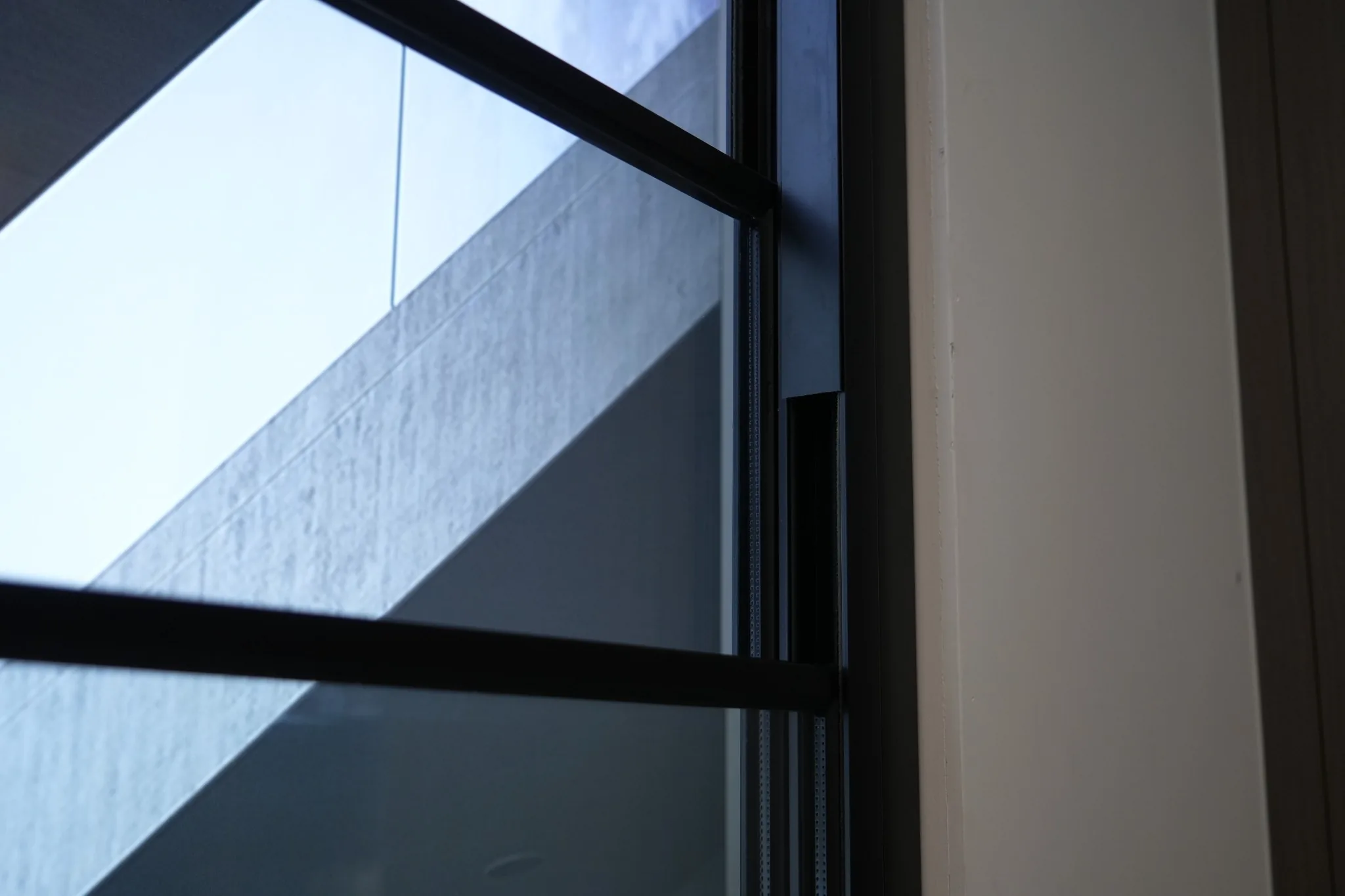 AMJ 105T Series Double Hung Window