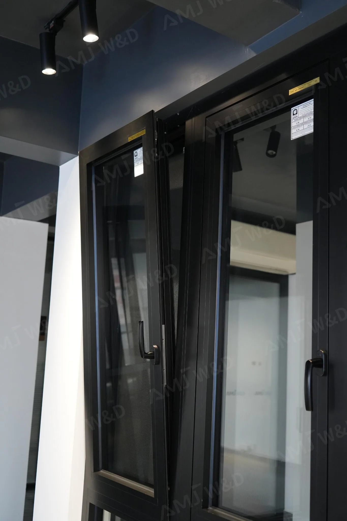 High-Insulation Aluminum Tilt & Turn Window