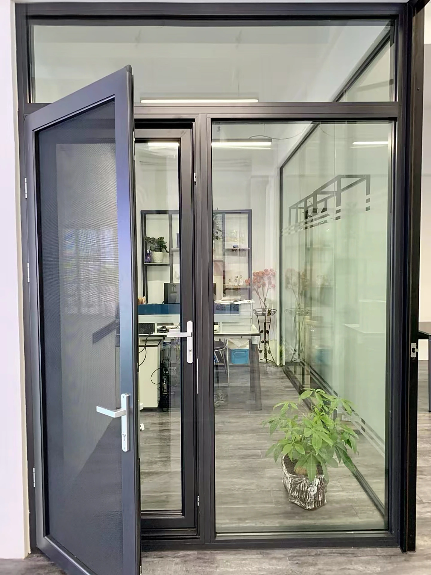 Screen-Ready Thermal Break Aluminum Hinged Door