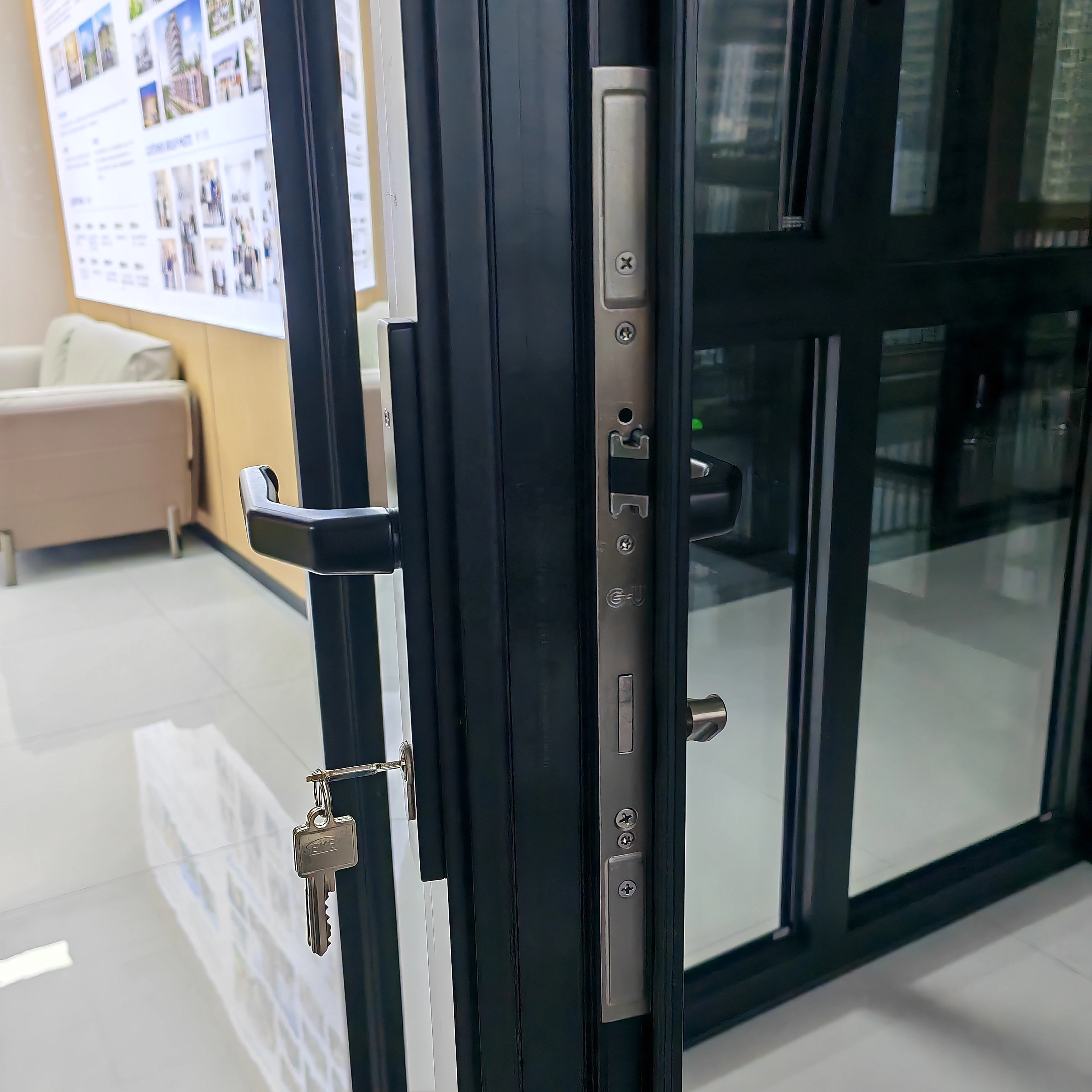 Screen-Ready Thermal Break Aluminum Hinged Door